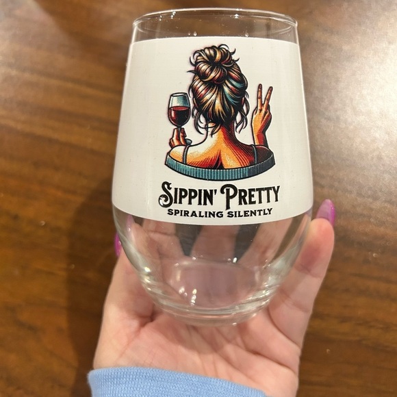 Sippin' Pretty Spiraling Silently Stemless Wine Glass - Picture 3 of 4